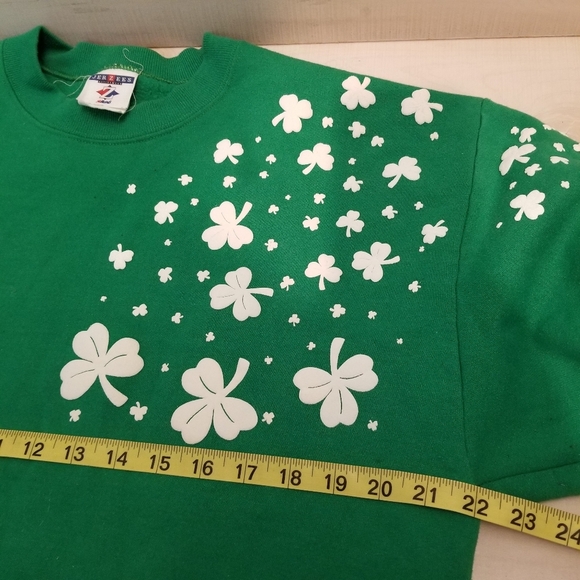 {S} VINTAGE St. Patrick's Day Sweatshirt Green Clovers Luck Of The Irish - Picture 7 of 10
